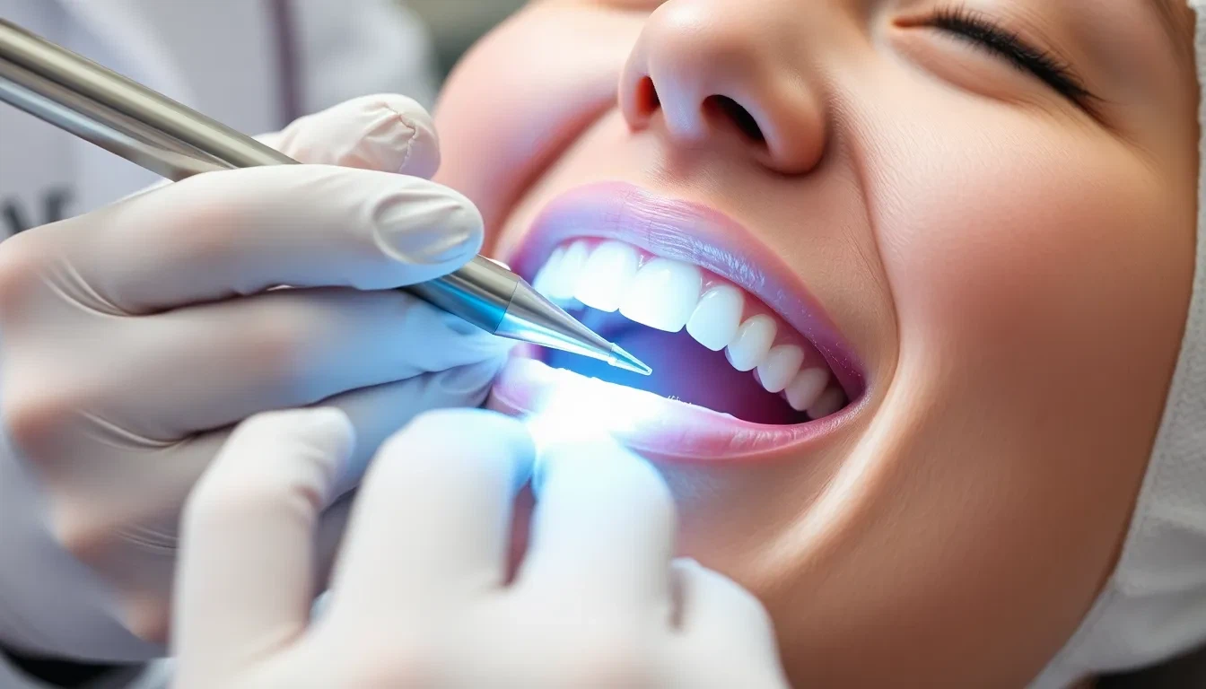 Dentalhygienikerin bei der Arbeit