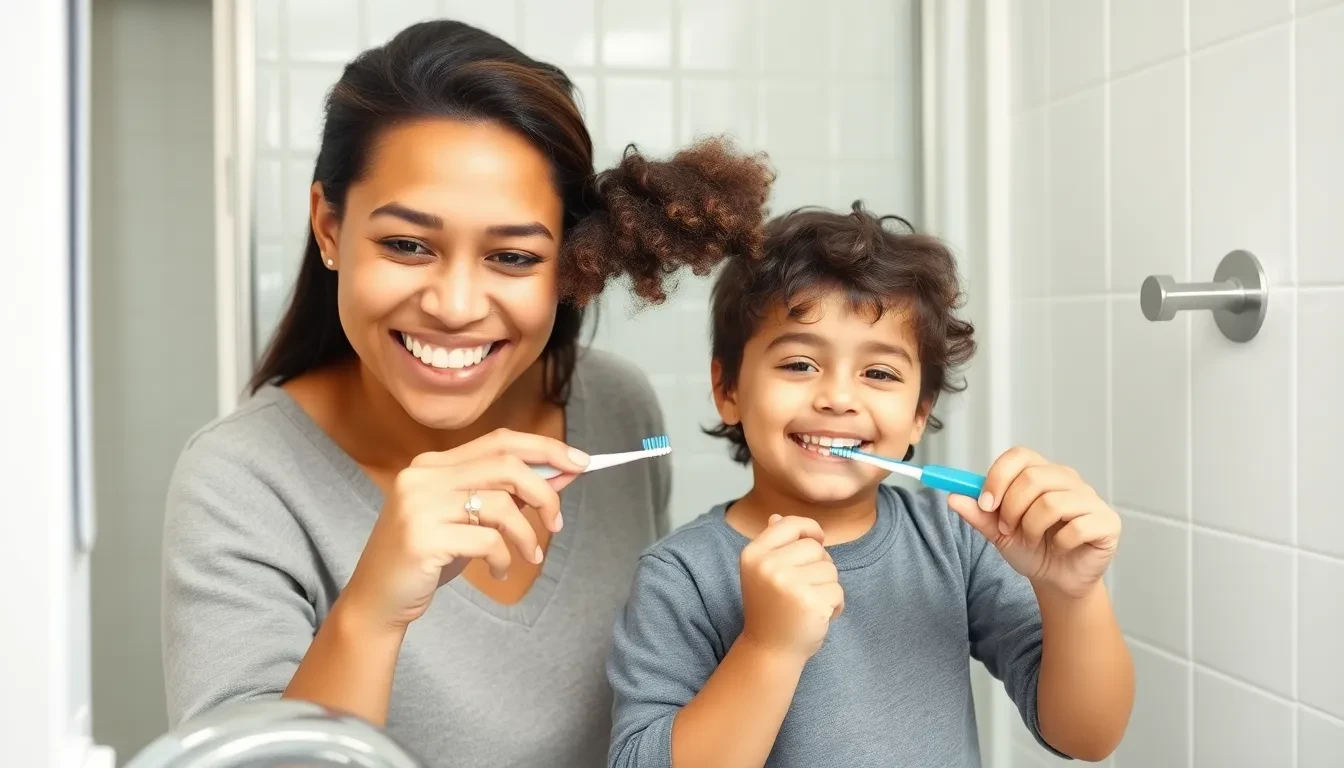 Elternteil und Kind putzen glücklich Zähne